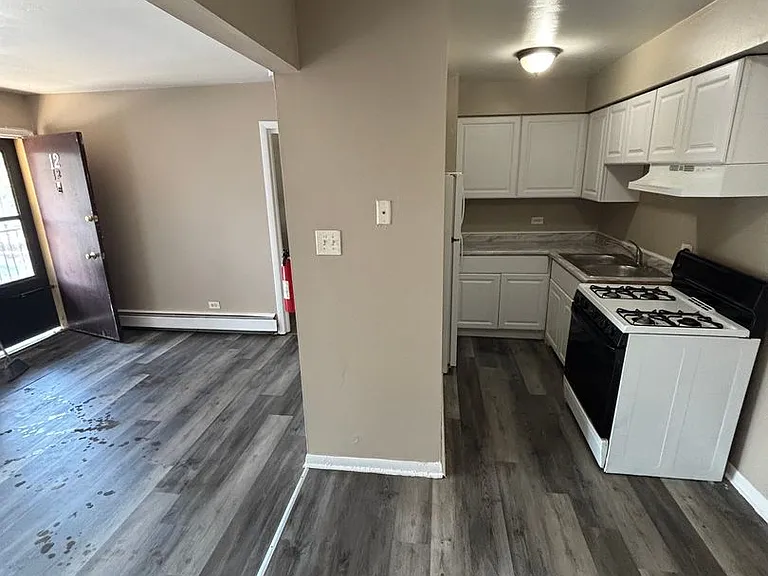 12500 S Lincoln St — Photo 28