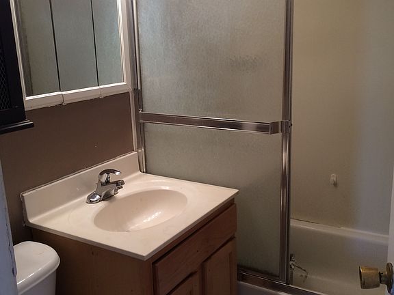 5th image of 216 Bellevue Dr