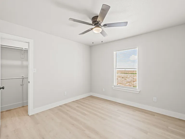 10505 East Cres #7400 — Photo 29