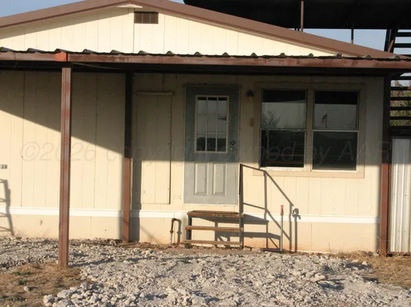 109 Lark Rd, Sanford, TX 79078