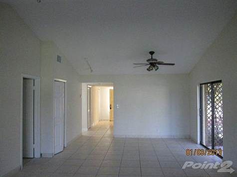 3rd image of 16213 Laurel Dr #20