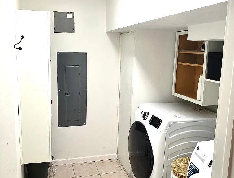 Laundry room w high efficiency machines