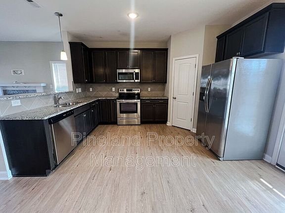 5th image of 388 Dundee Farm Rd