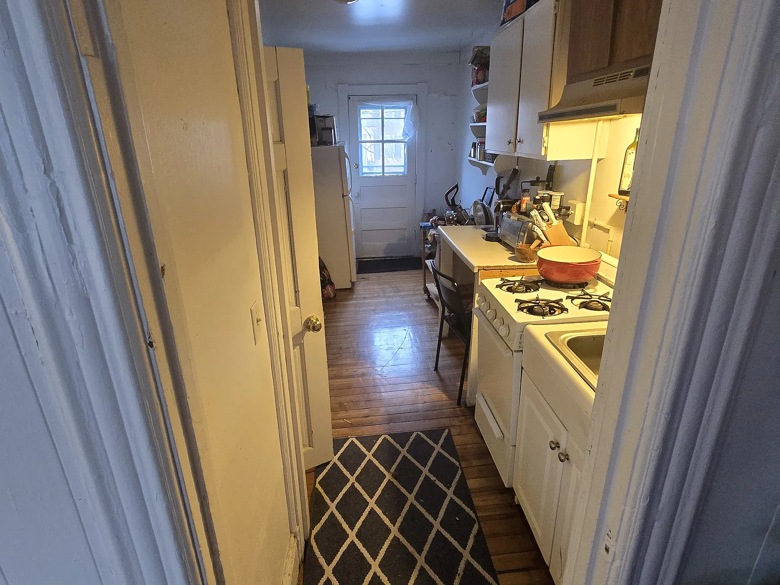 403 College St — Photo 2