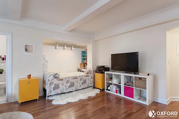 Rented by Oxford Property Group | media 11