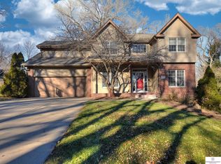 8906 Hickory St, Omaha, NE 68124