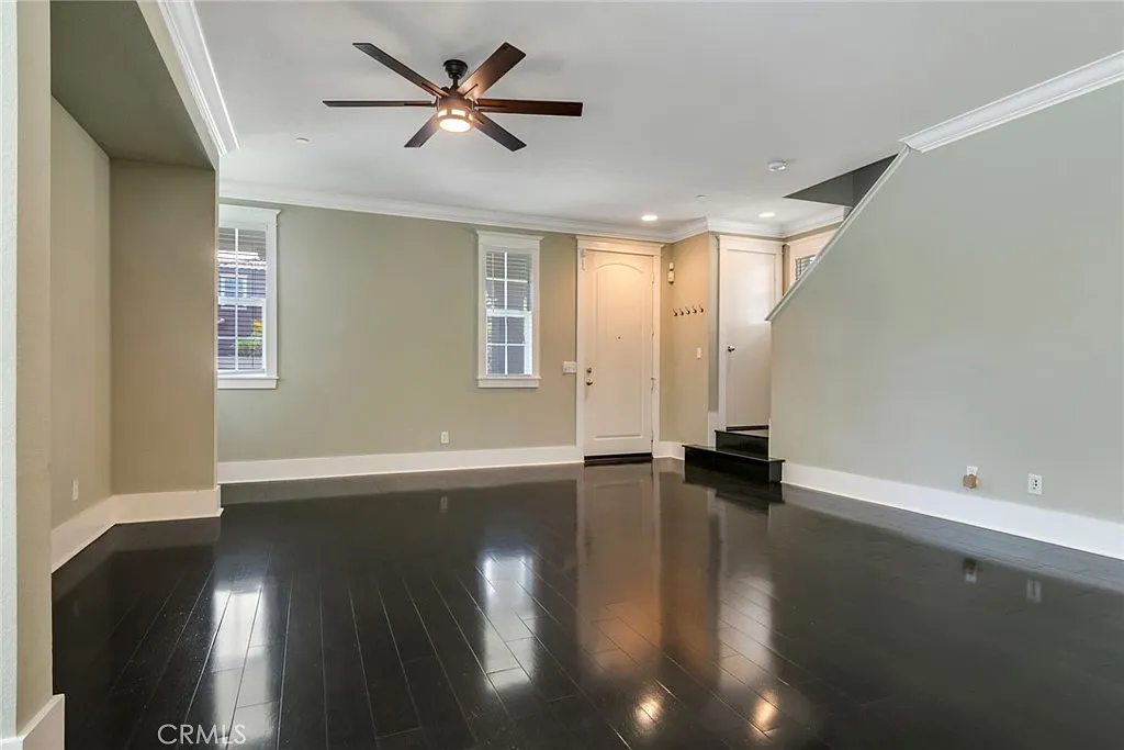 4 bed, 2.5 bath, 1884 sqft, $3,400 — Photo 3