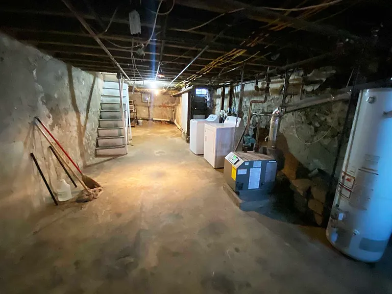 534 E Indiana Ave — Photo 26