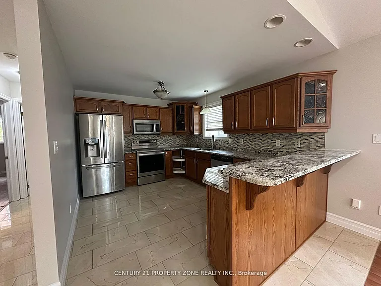 975 Albert Rd — Photo 7