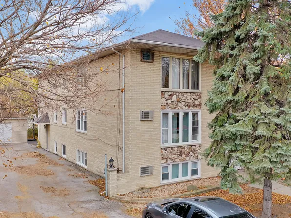 8707 S Roberts Rd, Hickory Hills, IL 60457
