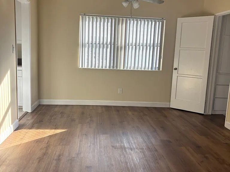9016 Reading Ave — Photo 2