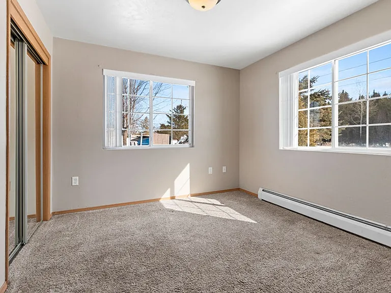 Charlotte Court Apartments — Photo 23