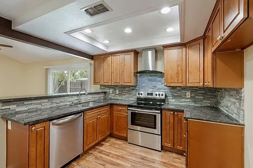 2700 Millcreek Dr #3 — Photo 5