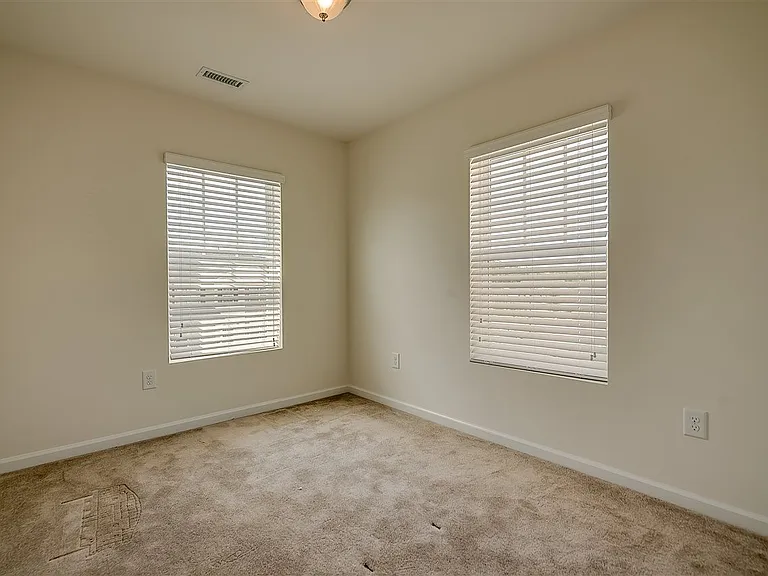 1304 Cozart St #317 — Photo 17