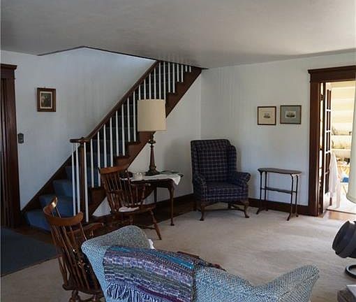 4th image of 229 Crosby Ave