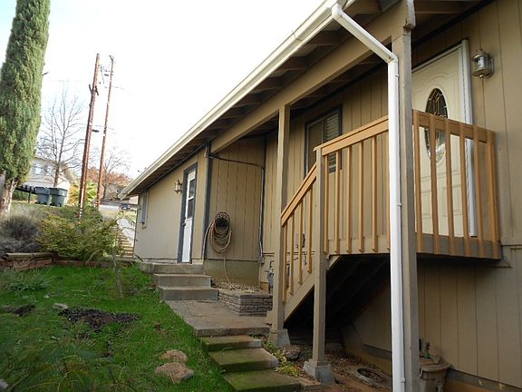 2nd image of 284 Daniels Dr