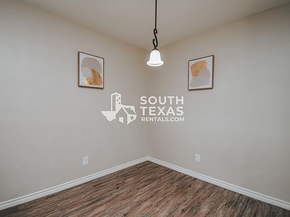 5th image of 807 Simpson Rd APT D