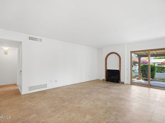 5th image of 1534 E SOUTHSHORE Drive