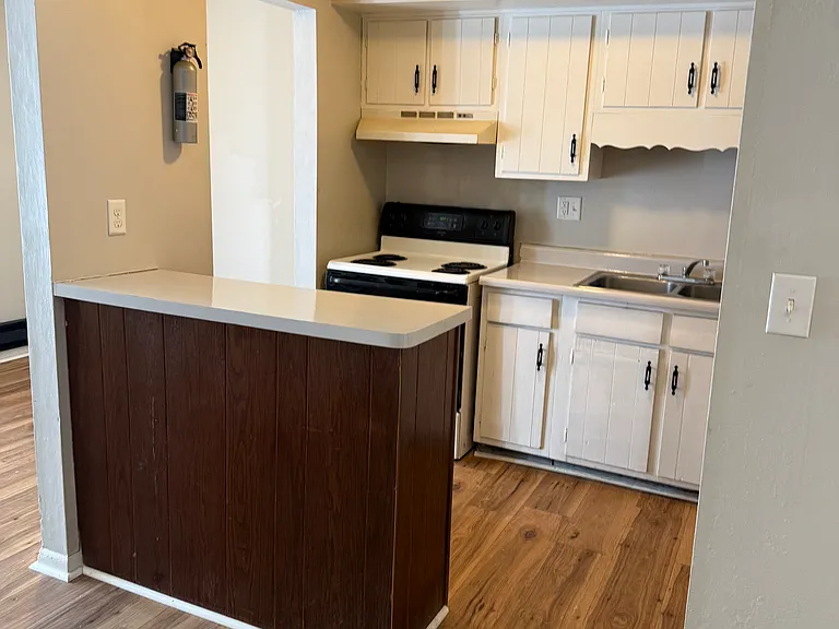 3190 Valerie Arms Dr #15 — Photo 3