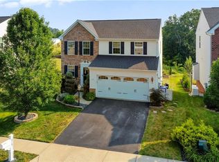 210 Heritage Dr, Oakdale, PA 15071