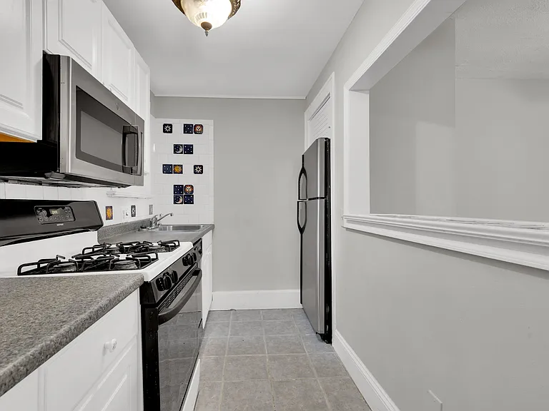 1820 Clydesdale Pl NW #C — Photo 9