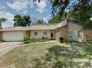 3202 Forestwood Dr, Bryan, TX 77801