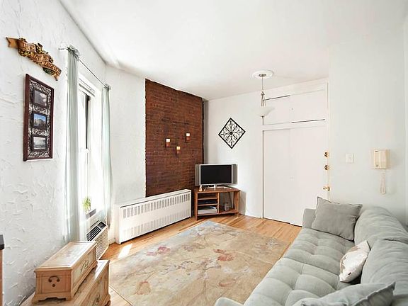 2nd image of 152 E 83rd St APT 3C