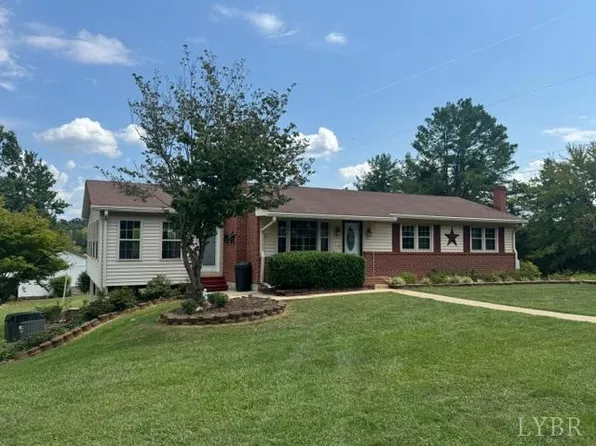 338 Country View Ln, Appomattox, VA 24522