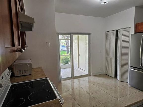 2nd image of 76 Whitehead Cir #1