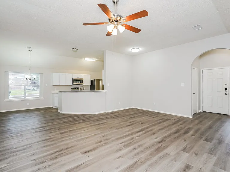5200 Rockwood Dr — Photo 5