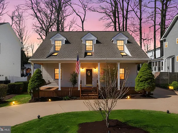 1940 Hillside Dr, Falls Church, VA 22043