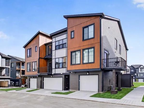 255 W Rowmont Blvd NW #1703, Calgary, AB T3L 0H2