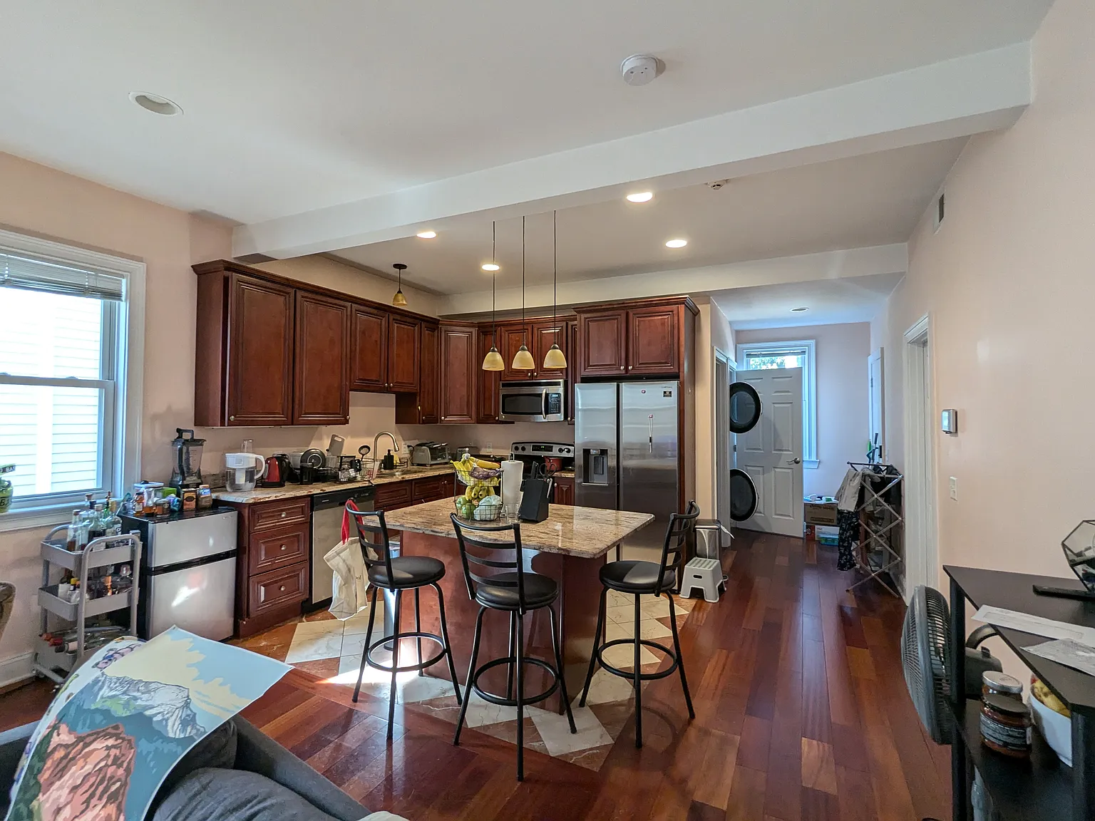 3 bed, 1300 sqft, $2,800 — Photo 1
