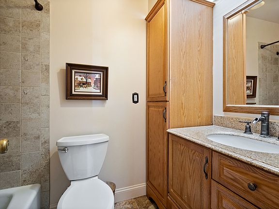 4th image of 7033 N Kedzie Ave APT 613