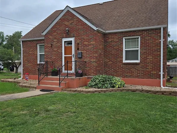 105 S Carleton St, Farmington, MO 63640