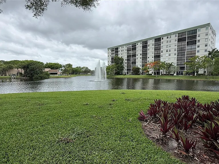 2236 N Cypress Bend Dr #207 — Photo 28