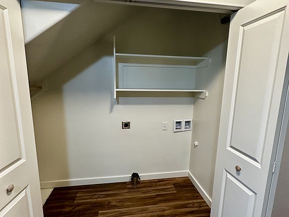 5th image of 3760 Peter Ln NE