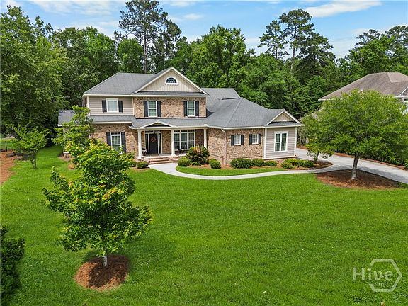 5th image of 25 Crestwood Drive