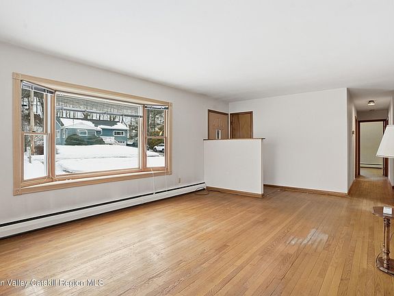 4th image of 14 Parkside Drive