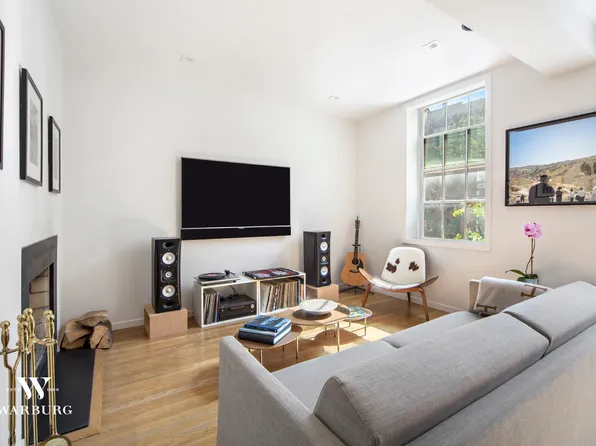 77 Horatio Street image 1 of 6