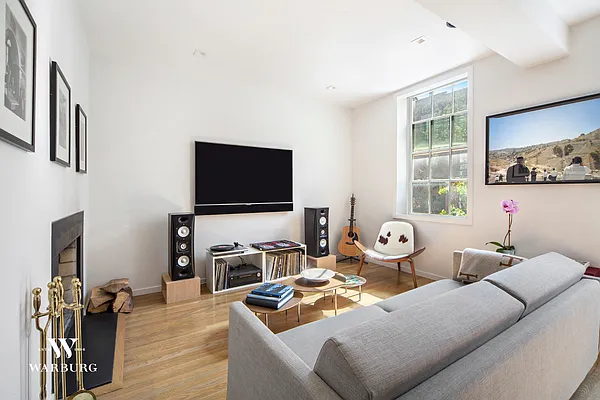 Rented by Warburg | media 6