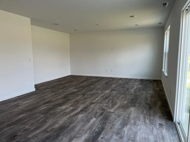 4250 Bradley Ct — Photo 5