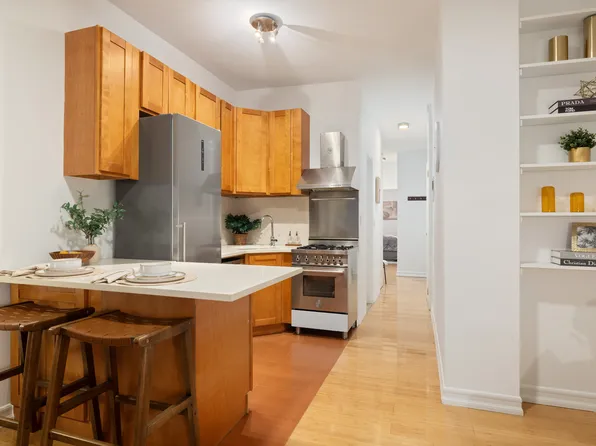 66 West 84th Street image 2 of 5