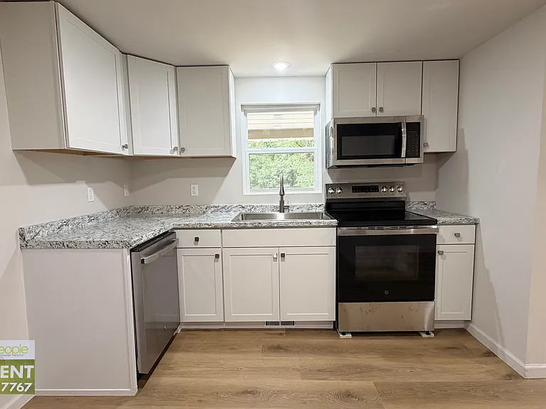 114 Couch St — Photo 4