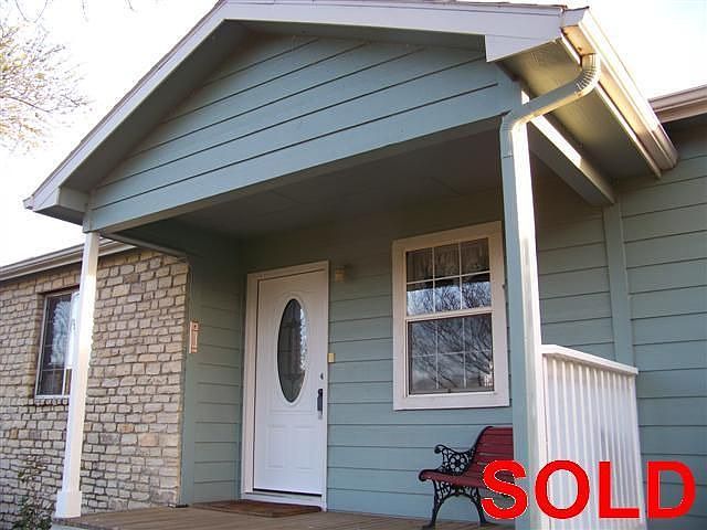 1st image of 105 Chappel St