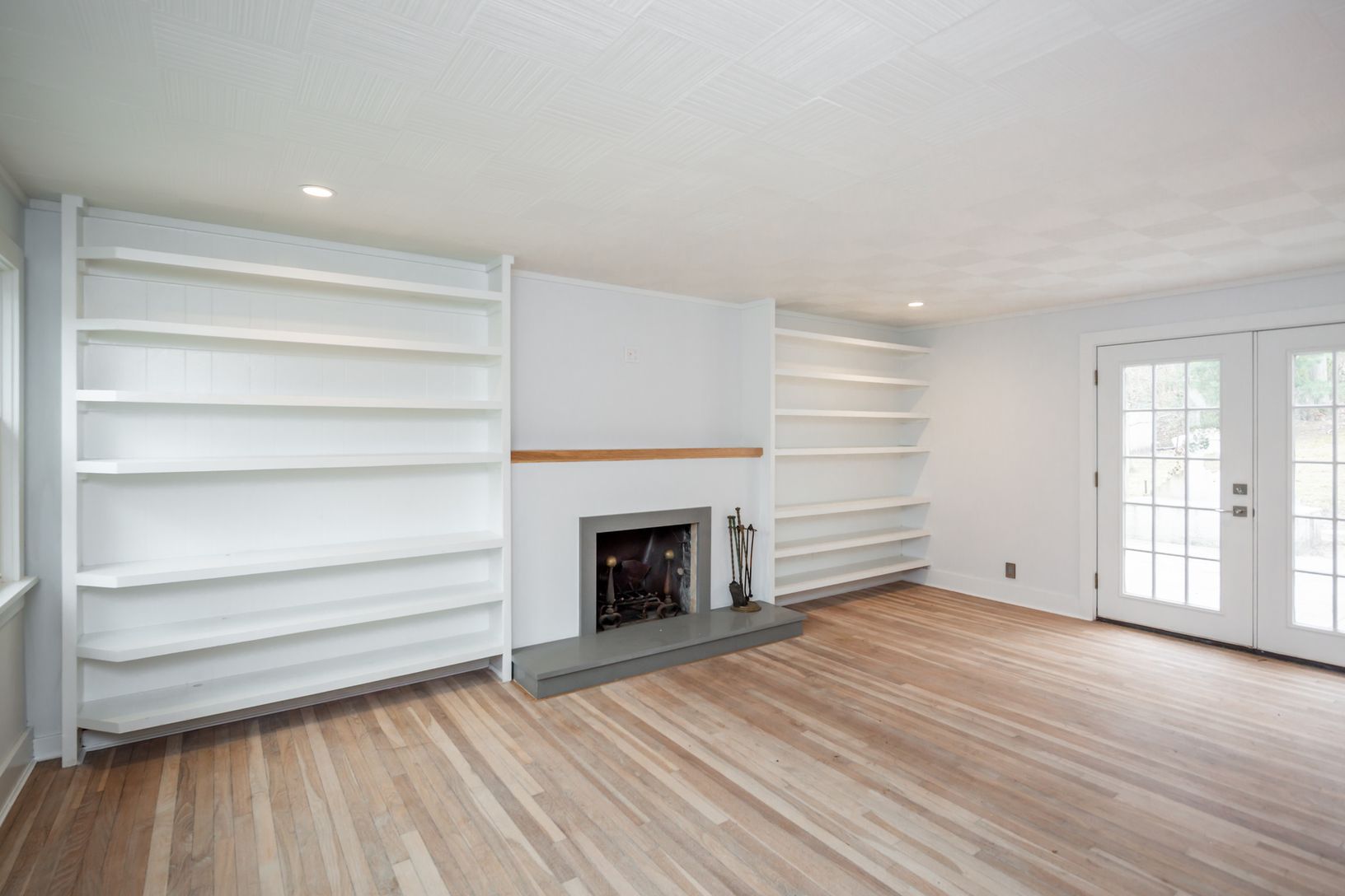  Owner's Unit, Renovated Living Room Opens to Backyard