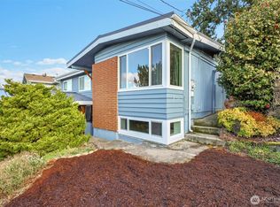 9220 10th Ave SW, Seattle, WA 98106