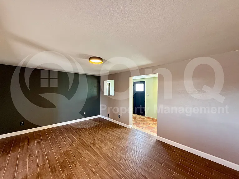 11319 E 5th Ave — Photo 13