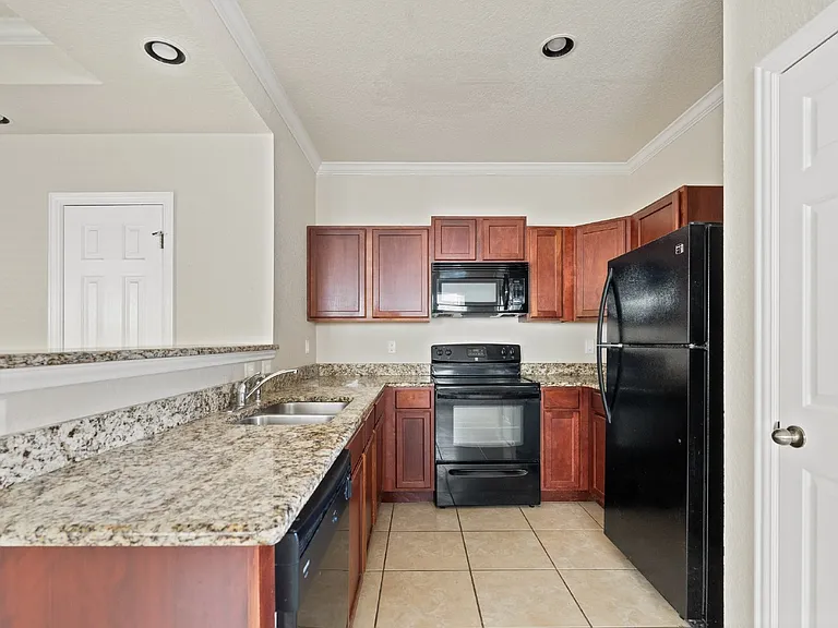 4915 Appleseed Ct — Photo 11