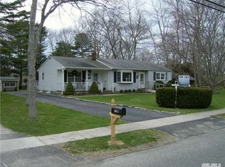 110 Pine St, East Moriches, NY 11940
